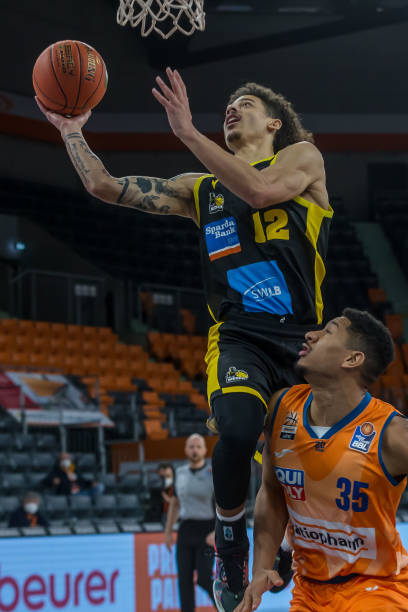 这使得他能 这使得他能